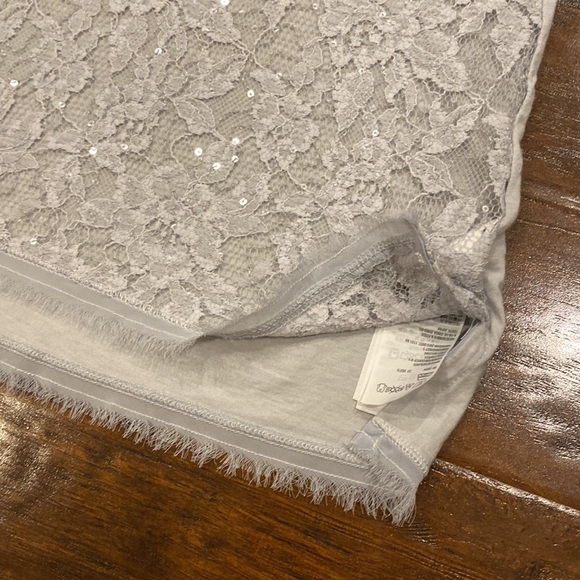 Abercrombie & Fitch Grey Lace & Sequins Short Sleeve Top w/ Frayed Edges Sz M - Picture 7 of 12